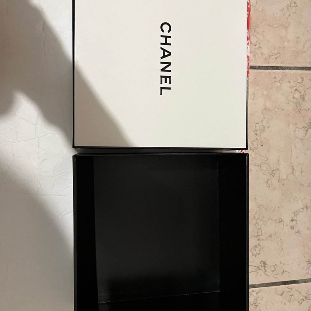 Chanel empty box - Picture 2 of 5